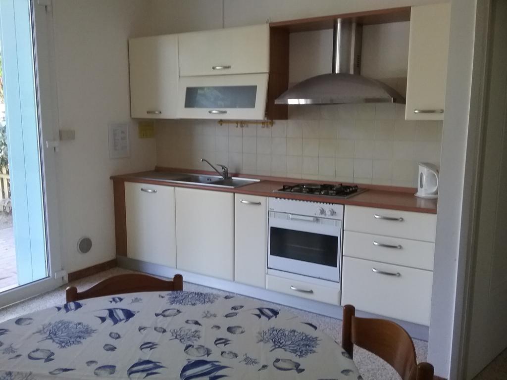 Casa Marialuigia - Appartamenti Solo Per Famiglie リド・ディ・イエゾロ エクステリア 写真
