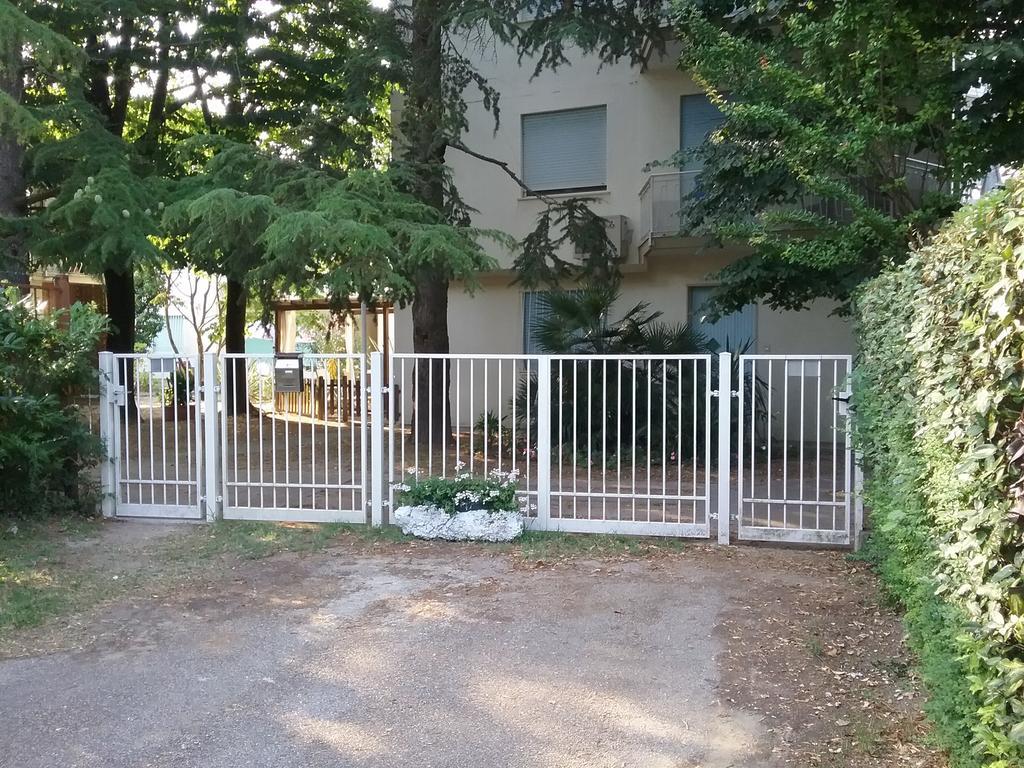 Casa Marialuigia - Appartamenti Solo Per Famiglie リド・ディ・イエゾロ エクステリア 写真